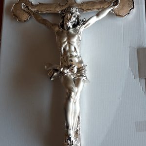 Crocifisso in resina argentato