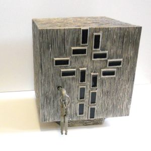 Tabernacolo con cassa in bronzo fuso e croce smaltata