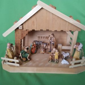 Presepe in legno cm. 12 colorato 11 pezzi