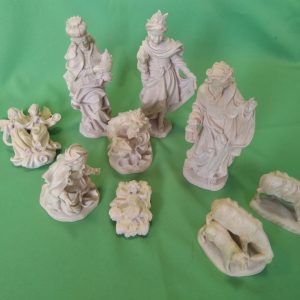 Presepe in legno cm. 20 tinta naturale 9 pezzi OFFERTA € 210,00